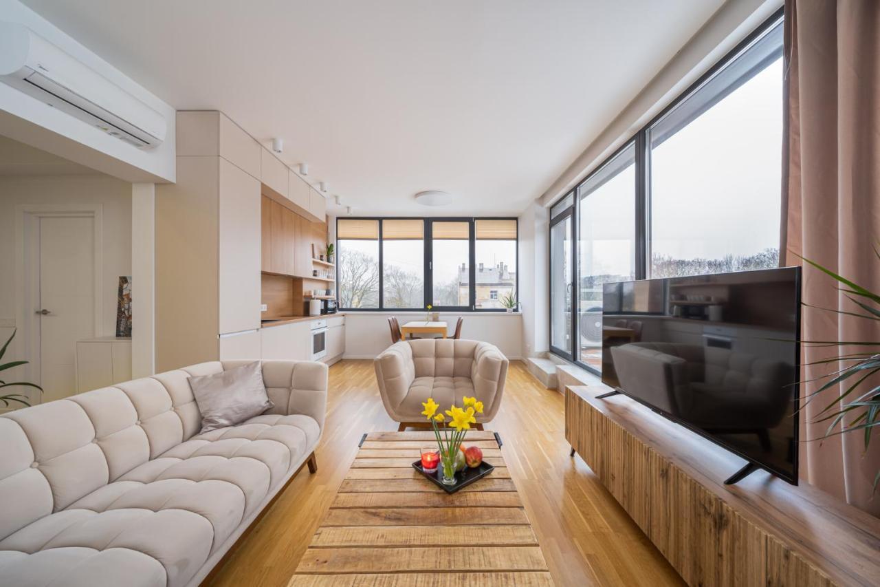 1-Bedroom Penthouse With Underground Parking 里加 外观 照片