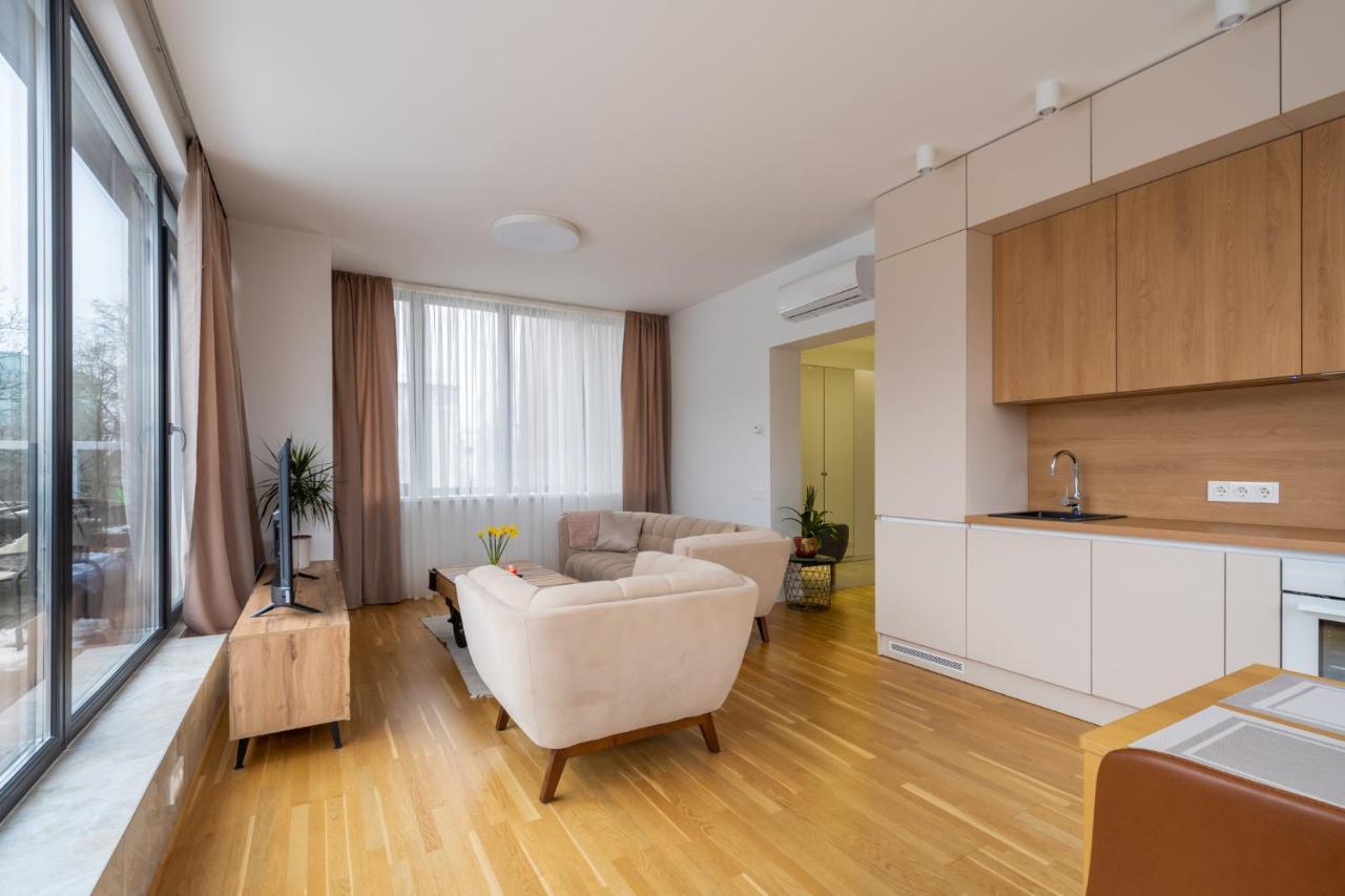 1-Bedroom Penthouse With Underground Parking 里加 外观 照片