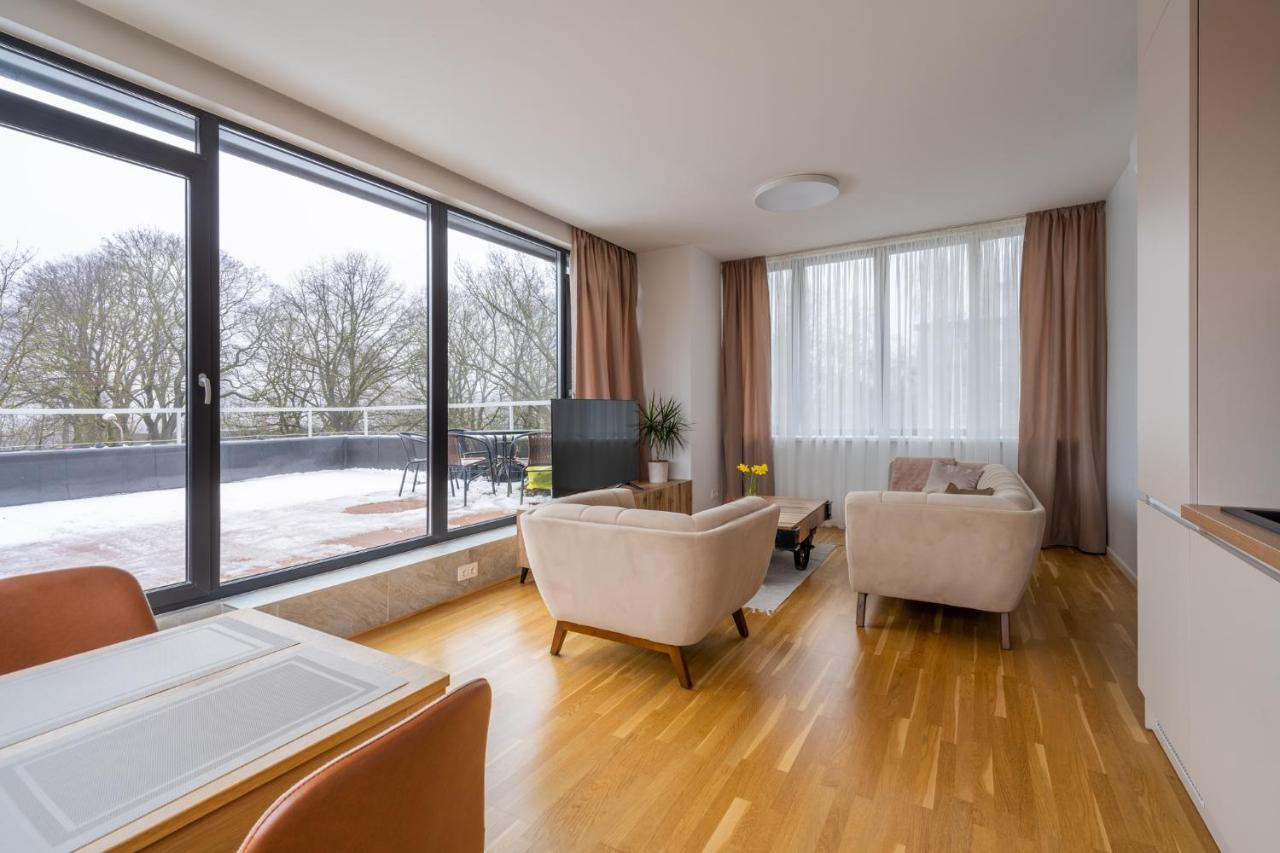 1-Bedroom Penthouse With Underground Parking 里加 外观 照片
