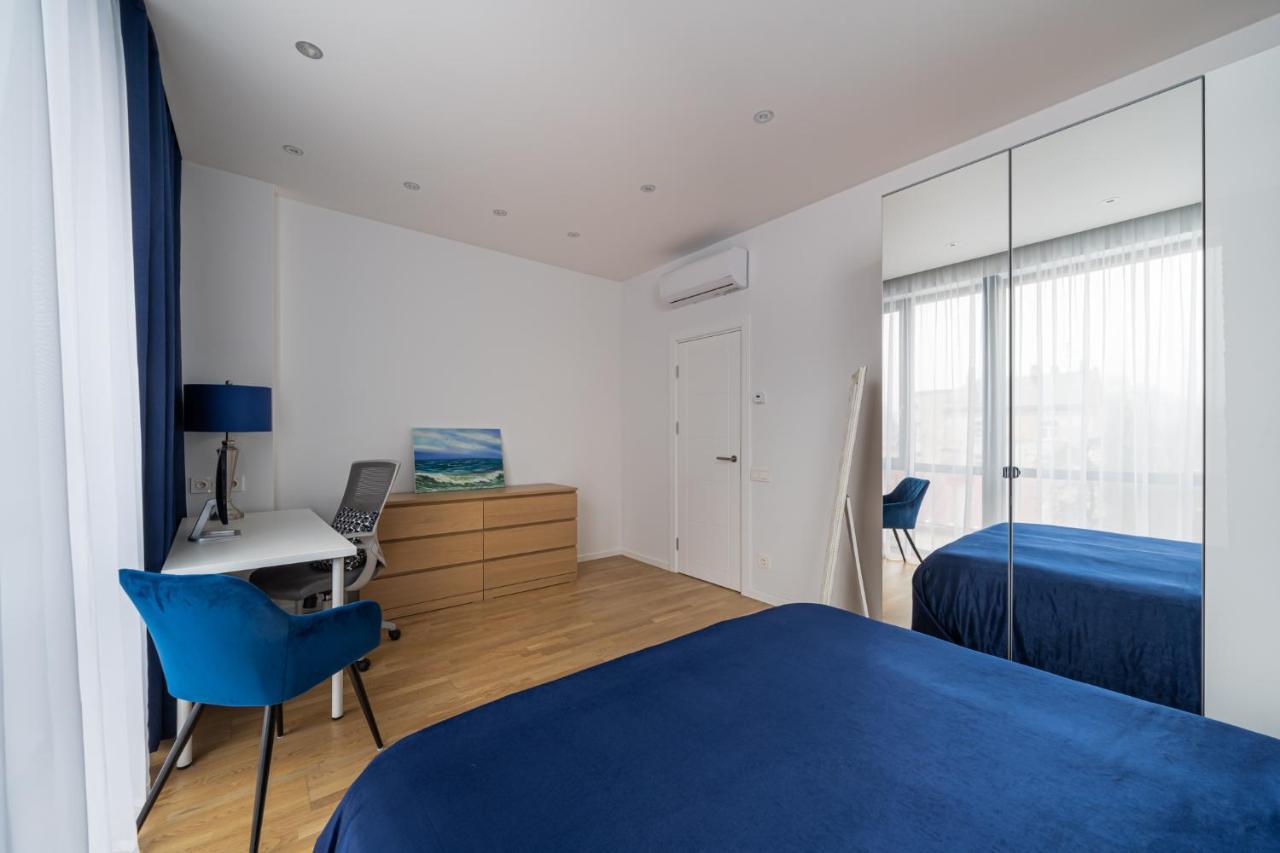 1-Bedroom Penthouse With Underground Parking 里加 外观 照片
