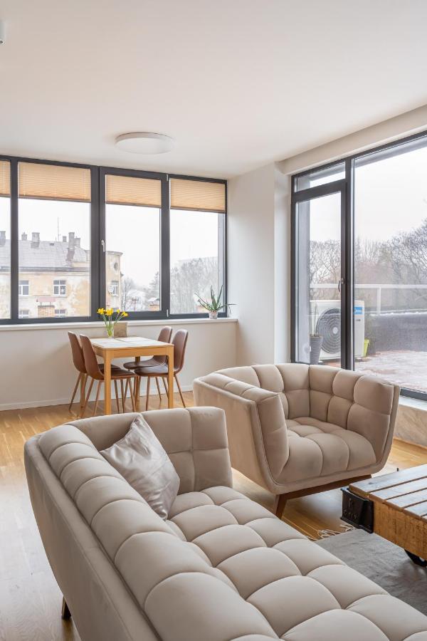 1-Bedroom Penthouse With Underground Parking 里加 外观 照片