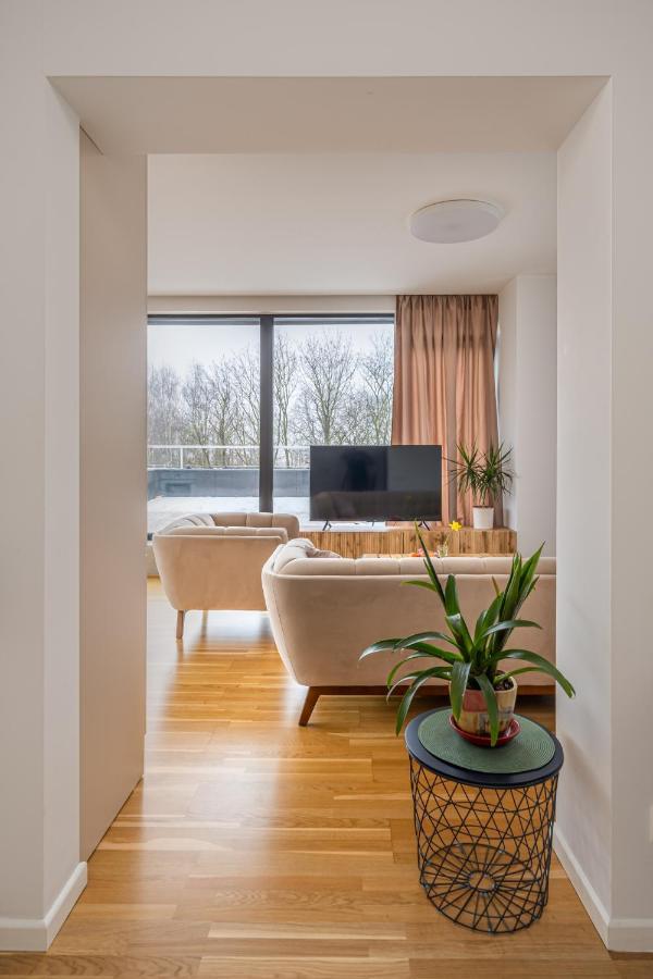 1-Bedroom Penthouse With Underground Parking 里加 外观 照片