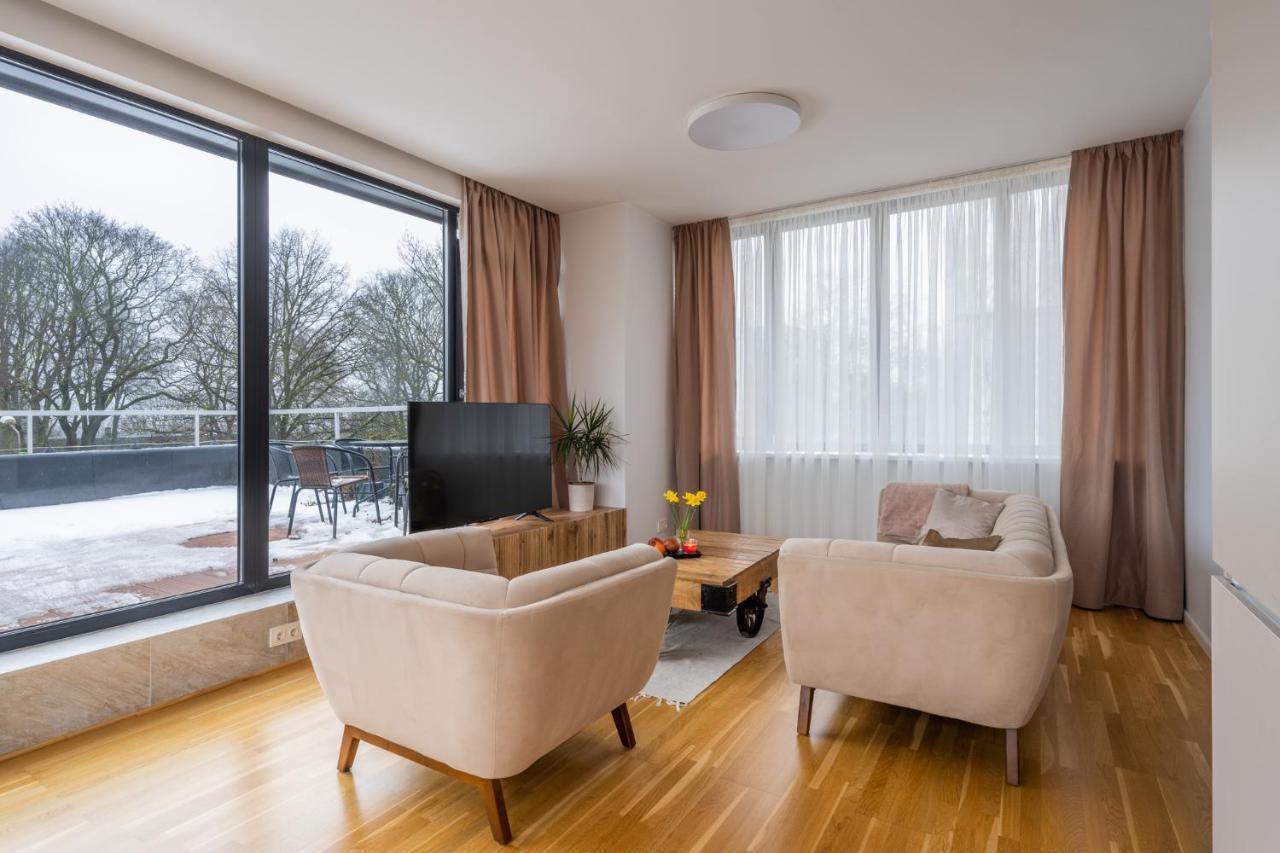 1-Bedroom Penthouse With Underground Parking 里加 外观 照片